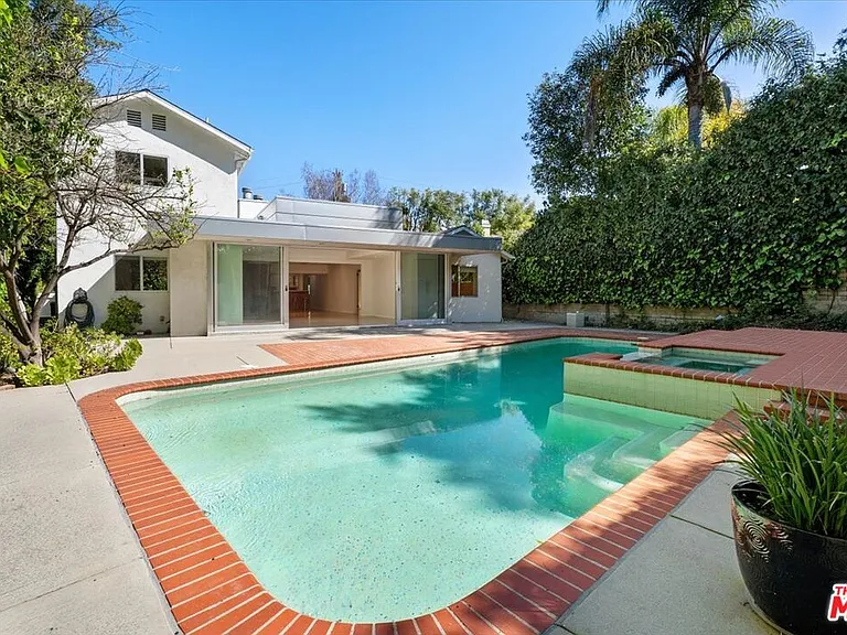 4031 Hollyline Ave — Photo 26