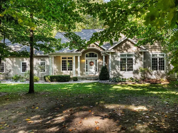 7412 Russ Noble Dr, Traverse City, MI 49685