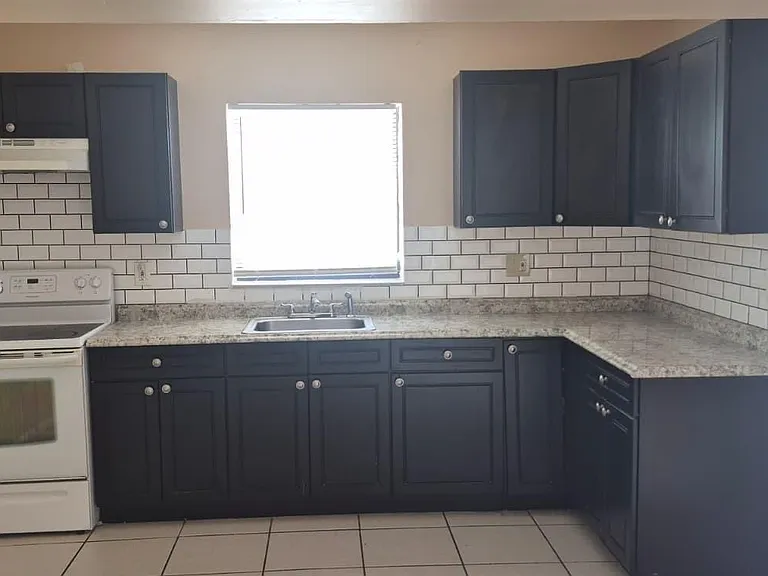 4101 Riverside Dr #4 — Photo 3
