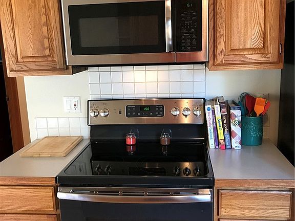 5th image of 8524 Sebastian Drive NE