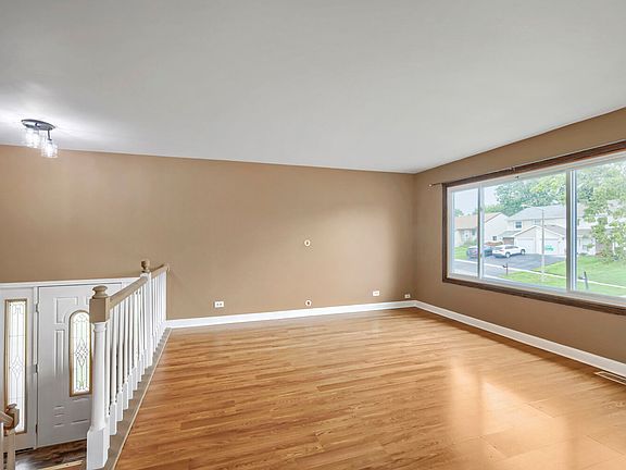 3rd image of 2165 Wildwood Ct