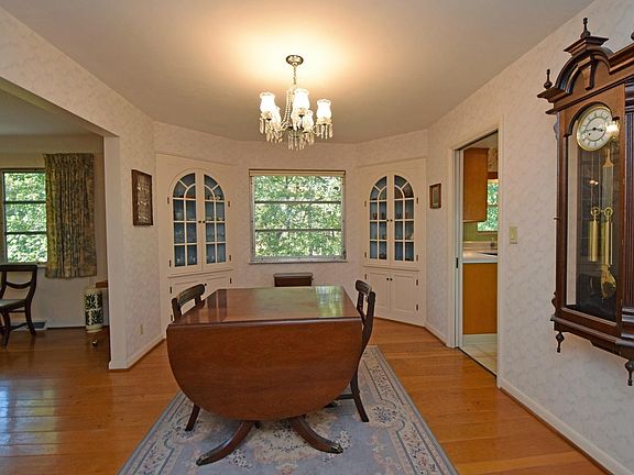 5th image of 2627 Beechmar Dr
