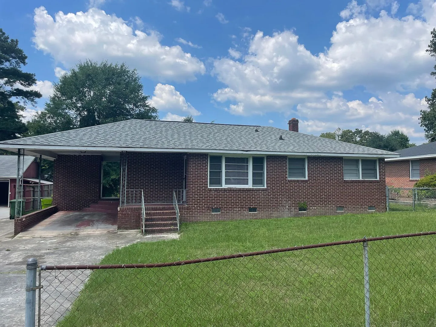 Adorable and Affordable!! Three Bedroom One and a Half Bathroom Brick Home in Northeast Columbia ... — Photo 1