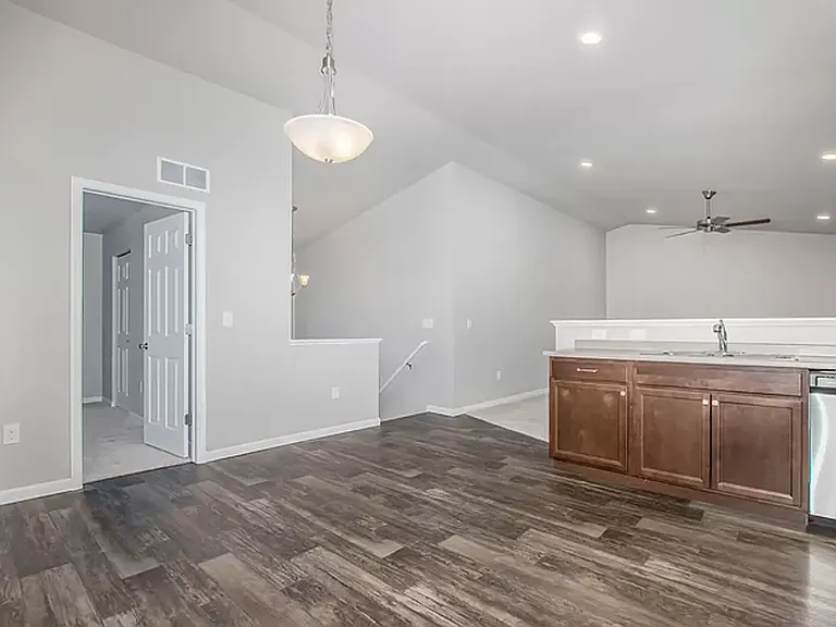 372 White Pine Ct — Photo 10