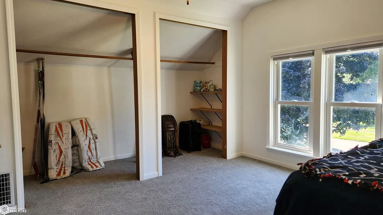 3 bed, 1.5 bath, 1989 sqft, $1,280 — Photo 4