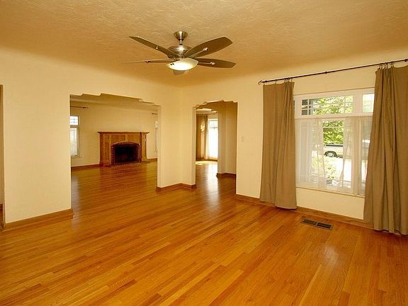 2nd image of 1005 N Poplar Ave