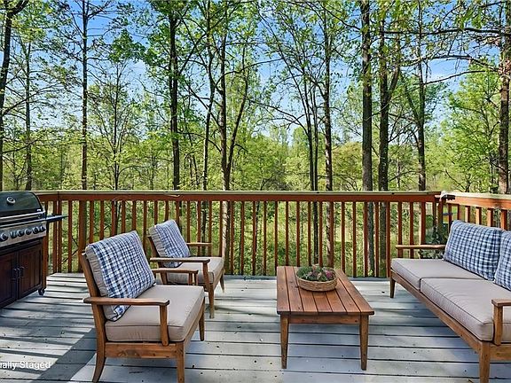 5th image of 4083 Country Ln