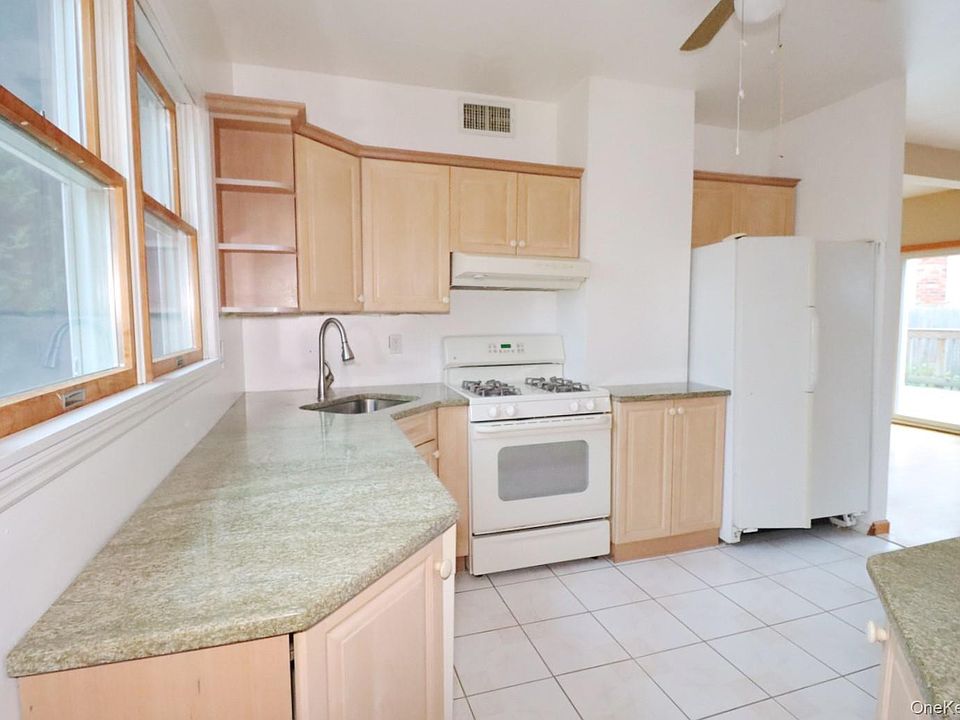 1st image of 156 Oak Street