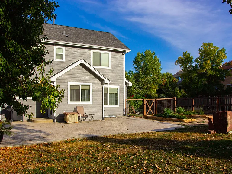 407 Arbor Dr — Photo 6