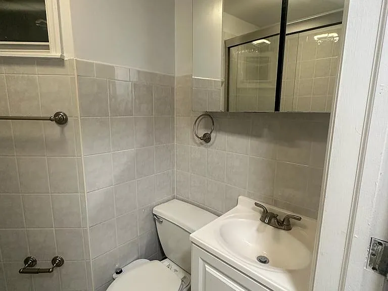 68 4th Pl #2L — Photo 8