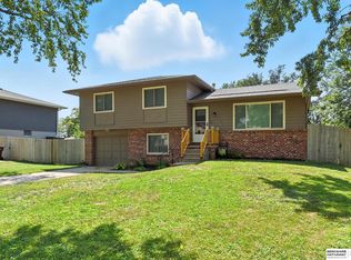 2303 Greensboro Ave, Bellevue, NE 68005