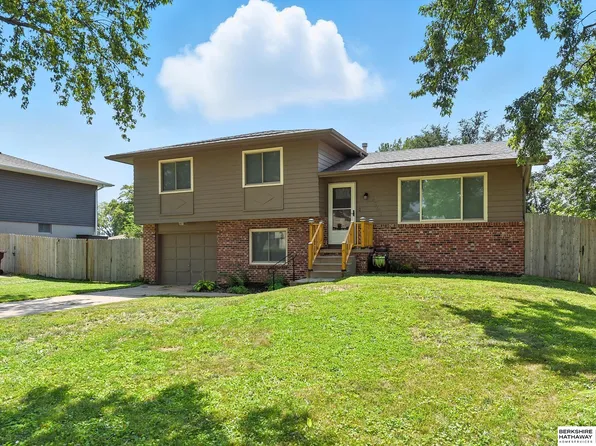 2303 Greensboro Ave, Bellevue, NE 68005