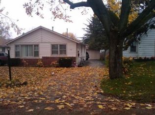 310 Grandview Dr, Round Lake Park, IL 60073