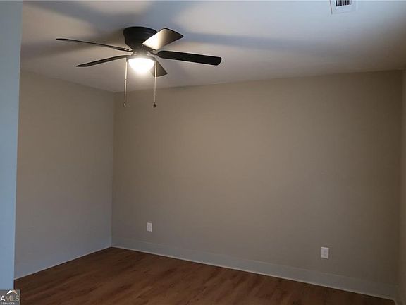 5th image of 7 N Annie St