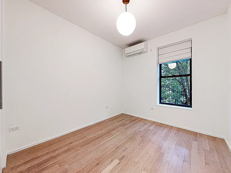 231 N Henry St #2R — Photo 7