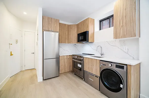 Rented by REAL New York | media 3