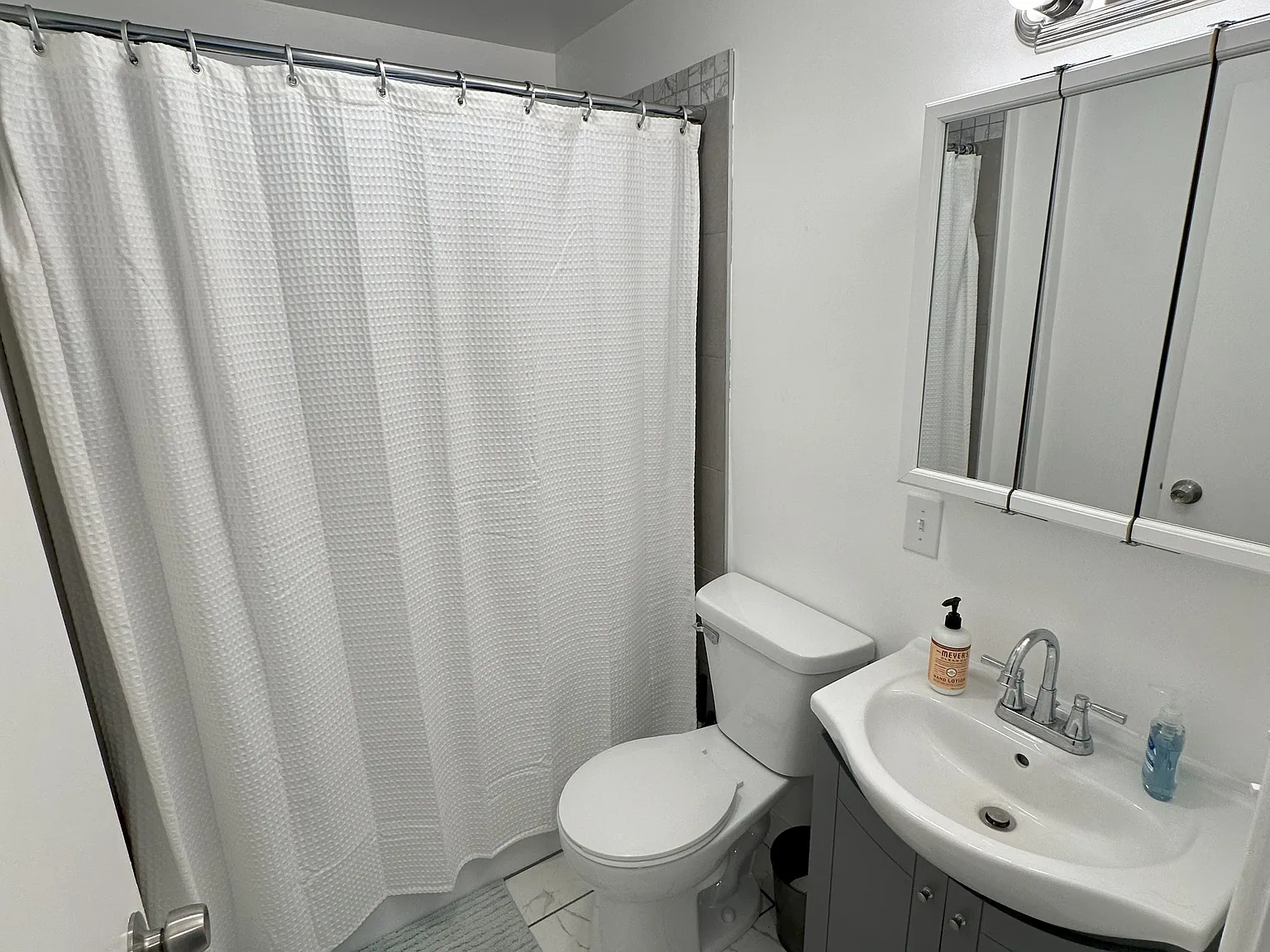 3 bed, 852 sqft, $2,000 — Photo 4