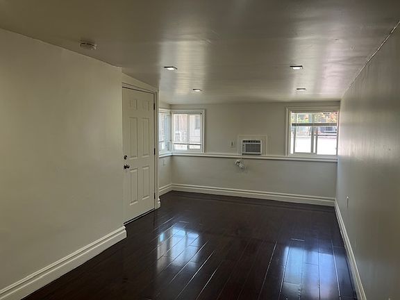 3rd image of 10718 Crenshaw Blvd #E