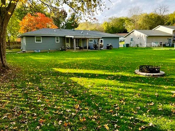 3rd image of 2116 Cottonwood Dr