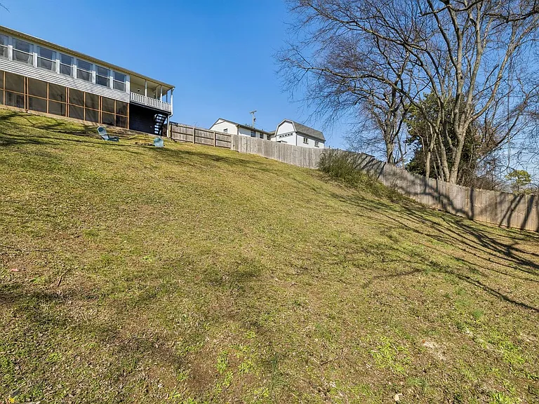 833 Rose Park Dr — Photo 42