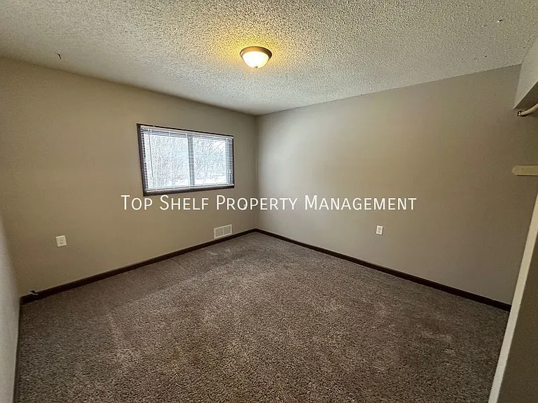 1328 Williams St — Photo 10