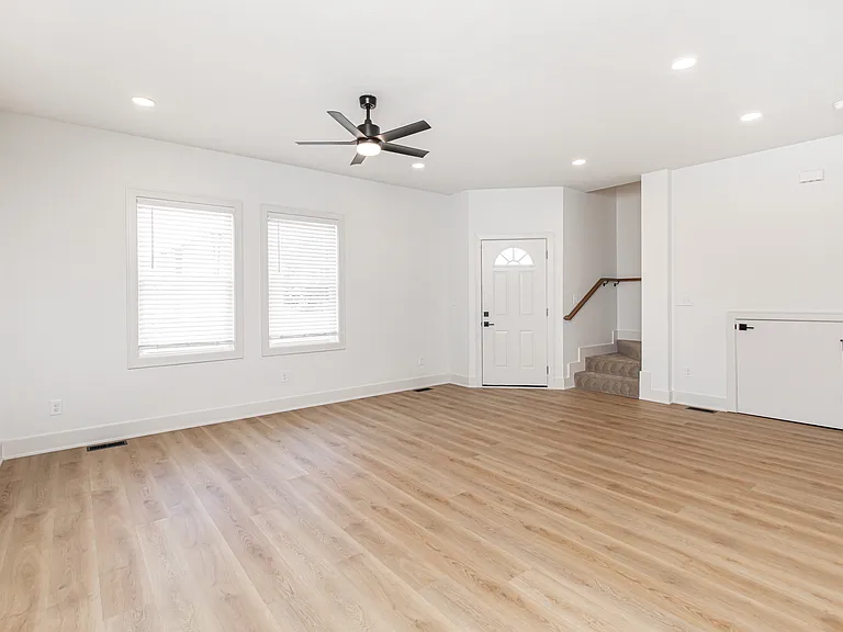 1311 E 22nd St — Photo 12