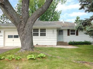 2436 Flag Ave S, Saint Louis Park, MN 55426