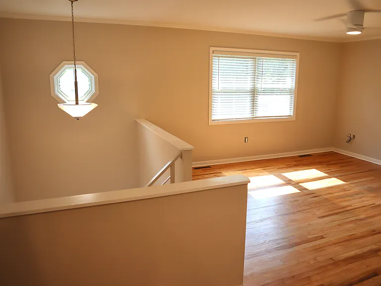 12111 Suffolk Ter — Photo 11