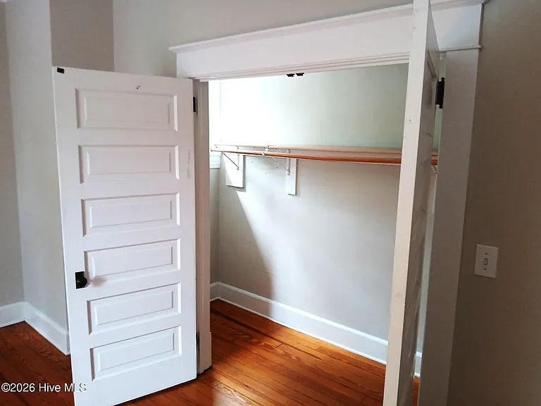 180 N May St — Photo 8