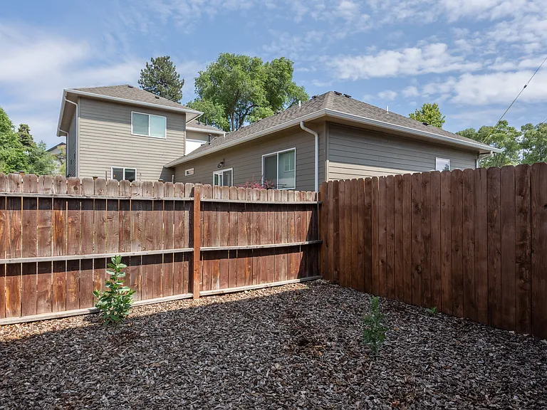 898 NE Hidden Valley Dr #1 — Photo 29