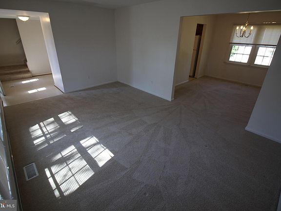 5th image of 9826 Wolcott Dr