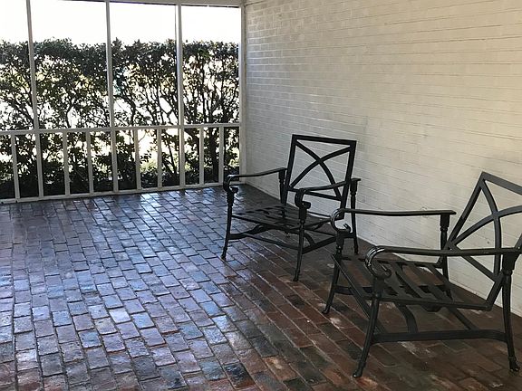 4th image of 1911 Forsythe Ave