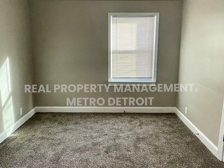 16210 Ferguson St — Photo 8