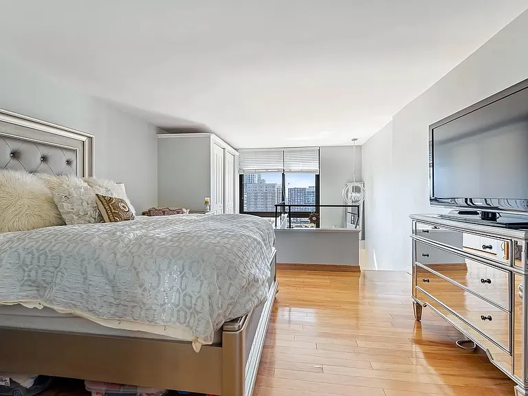1221 N Dearborn St #1402N — Photo 7