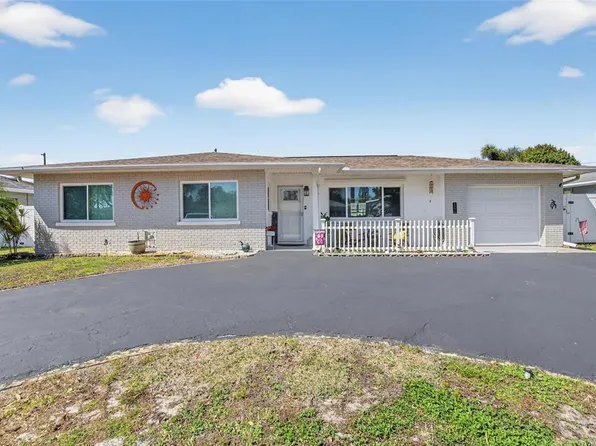 4990 99th St N, Saint Petersburg, FL 33708