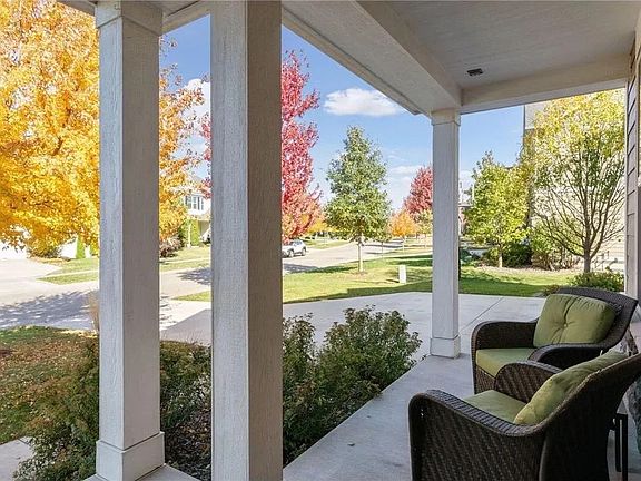 3rd image of 11253 Whitewater Dr