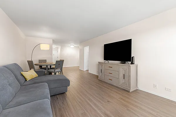 Sold by Compass | media 21