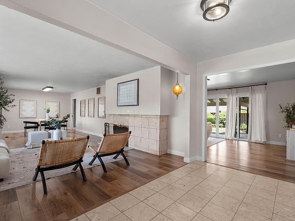 5th image of 44098 Country Club Dr