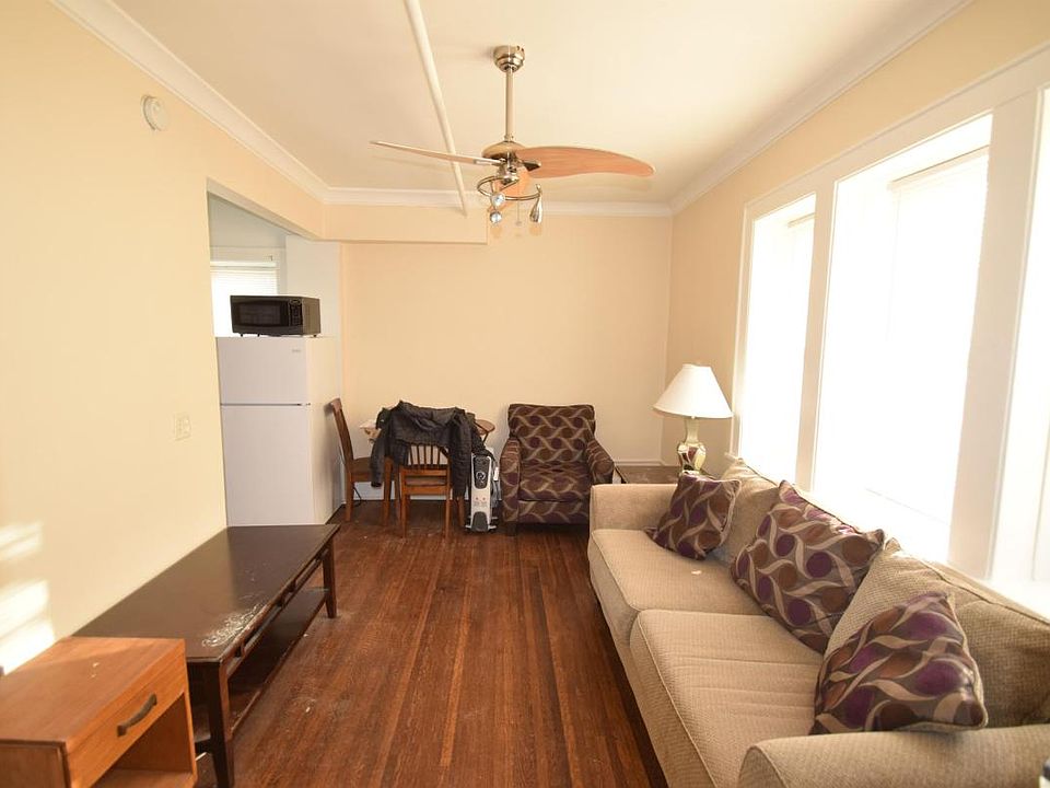 1st image of 325 Alexander St #1