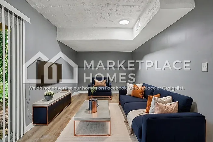 956 Windwood Ct — Photo 23