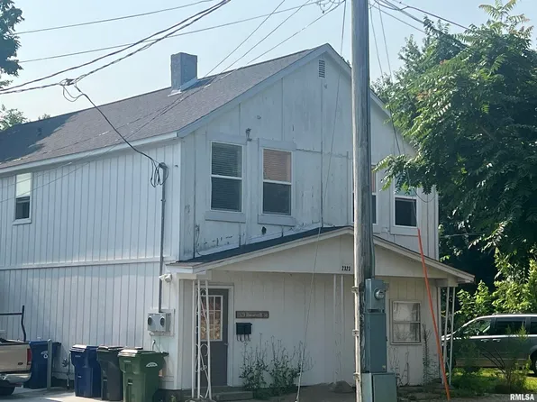 2323 Roosevelt St, Clinton, IA 52732