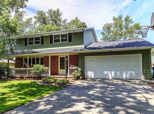 1286 Valley View Rd, Green Bay, WI 54304