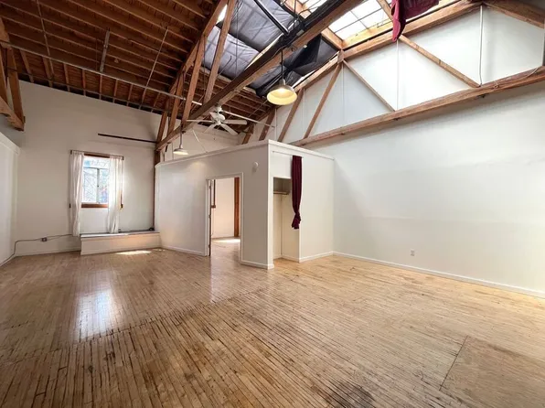 1148 E 18th St #2, Oakland, CA 94606