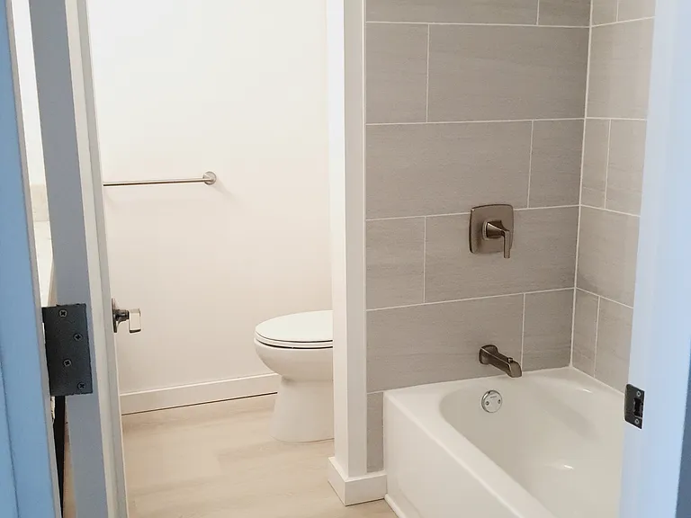 747 Amana St — Photo 12