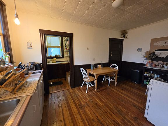 2nd image of 27 Stone Ave APT 1