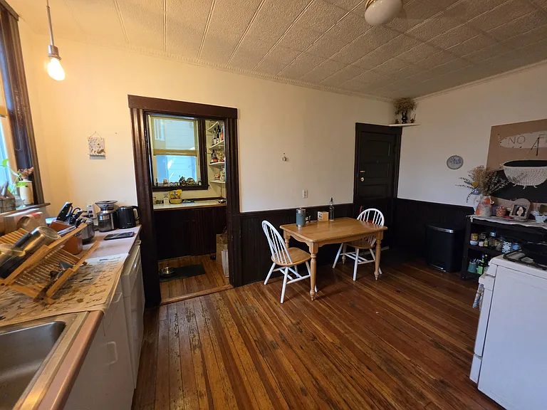27 Stone Ave #1 — Photo 2