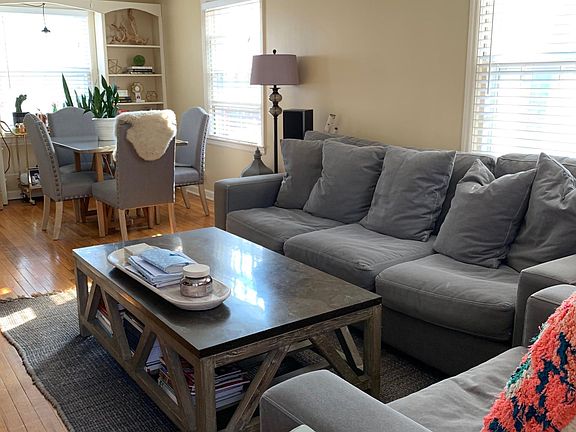 3rd image of 4826 Belleview Ave #A