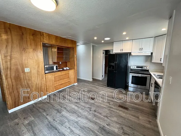 3202 Farragut Ave — Photo 9