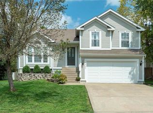 17532 W 111th Ct, Olathe, KS 66061