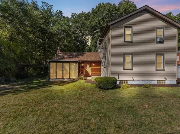 59 Edgehill Rd, Taunton, MA 02780